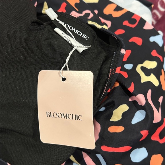 Plus Multicolor Leopard Swim Top. - Picture 3 of 4